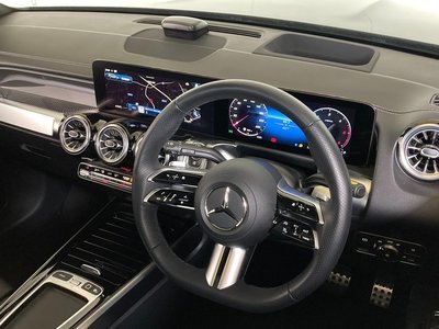 MERCEDES-BENZ GLB - 8