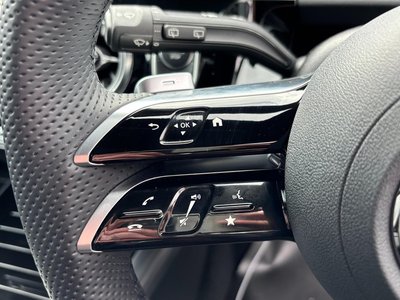 MERCEDES-BENZ GLA - 10