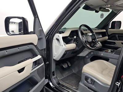 LAND ROVER DEFENDER - 10