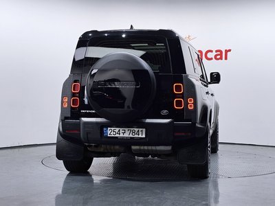 LAND ROVER DEFENDER - 4