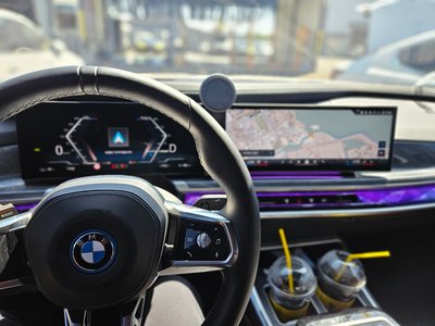 BMW I7 - 9