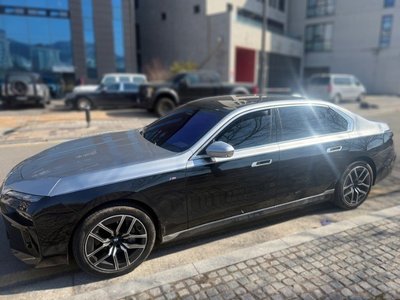 BMW I7 - 4
