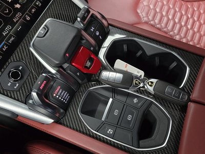 LAMBORGHINI URUS - 9