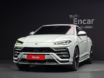 LAMBORGHINI URUS - 2