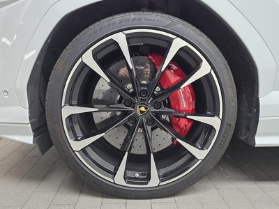 LAMBORGHINI URUS - 6