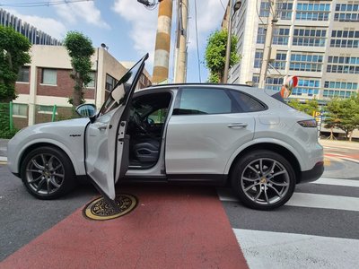 PORSCHE CAYENNE - 3