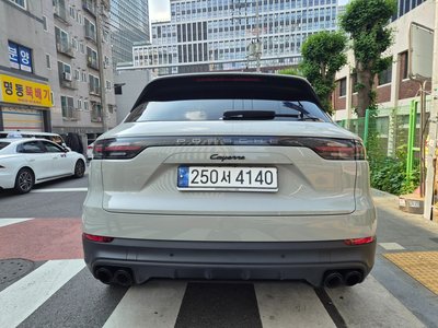 PORSCHE CAYENNE - 8