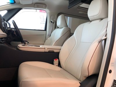 صورة مصغرة 54 لـ 2025 Lexus LM