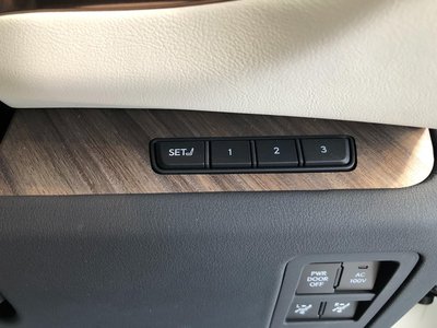 صورة مصغرة 23 لـ 2025 Lexus LM