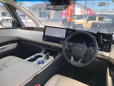 صورة مصغرة 40 لـ 2025 Lexus LM