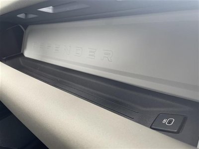 LAND ROVER DEFENDER 2022 thumbnail 17