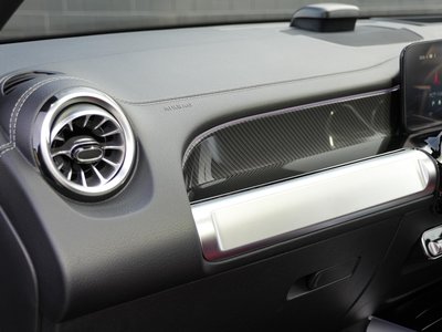 MERCEDES-BENZ GLB - 8