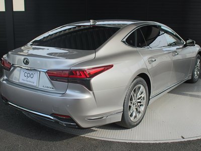 صورة 6 لـ 2023 Lexus LS