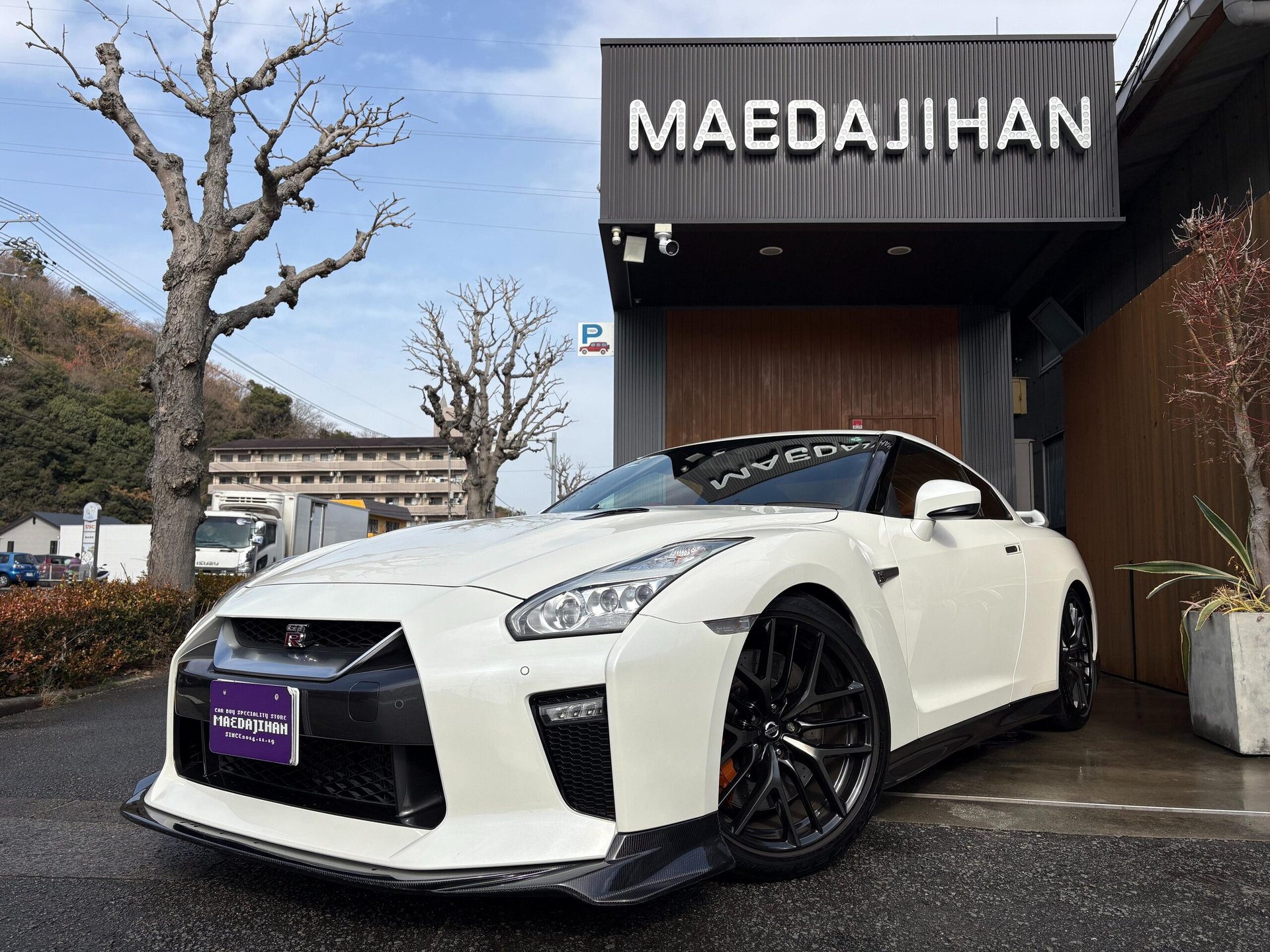 NISSAN GT-R - View 1