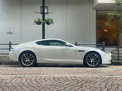 2012 Aston Martin DB9 photo 9