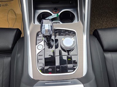 2022 BMW X6 photo 9