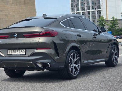 2022 BMW X6 photo 4
