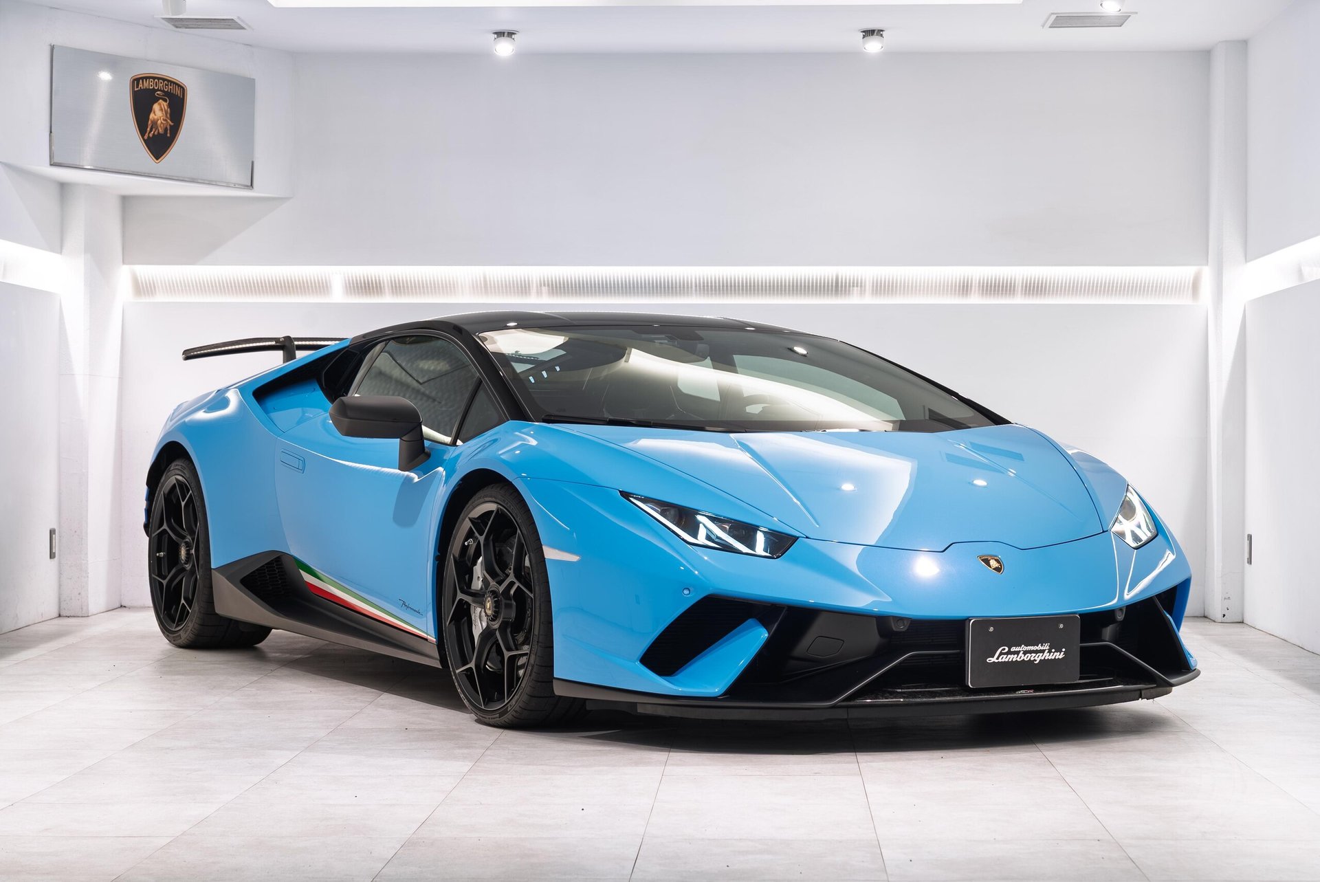 LAMBORGHINI HURACAN - View 1