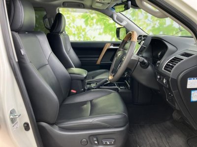 TOYOTA LAND CRUISER PRADO - 4