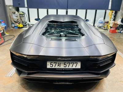 LAMBORGHINI AVENTADOR - 3