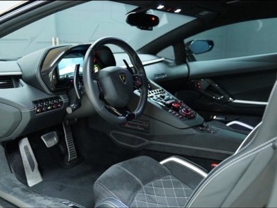 LAMBORGHINI AVENTADOR - 9
