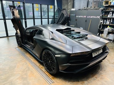 LAMBORGHINI AVENTADOR - 5