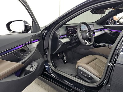 2025 BMW 5 SERIES 照片 10