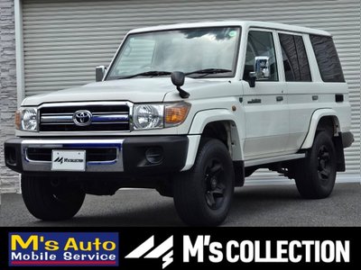 TOYOTA LAND CRUISER 70 - 1