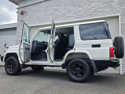 TOYOTA LAND CRUISER 70 - 6