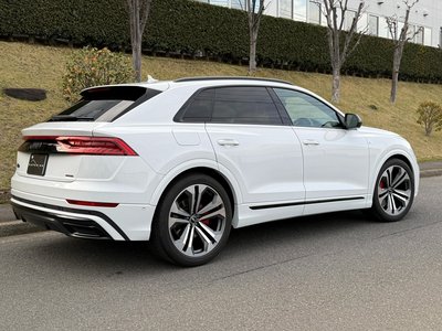 AUDI Q8 - 8