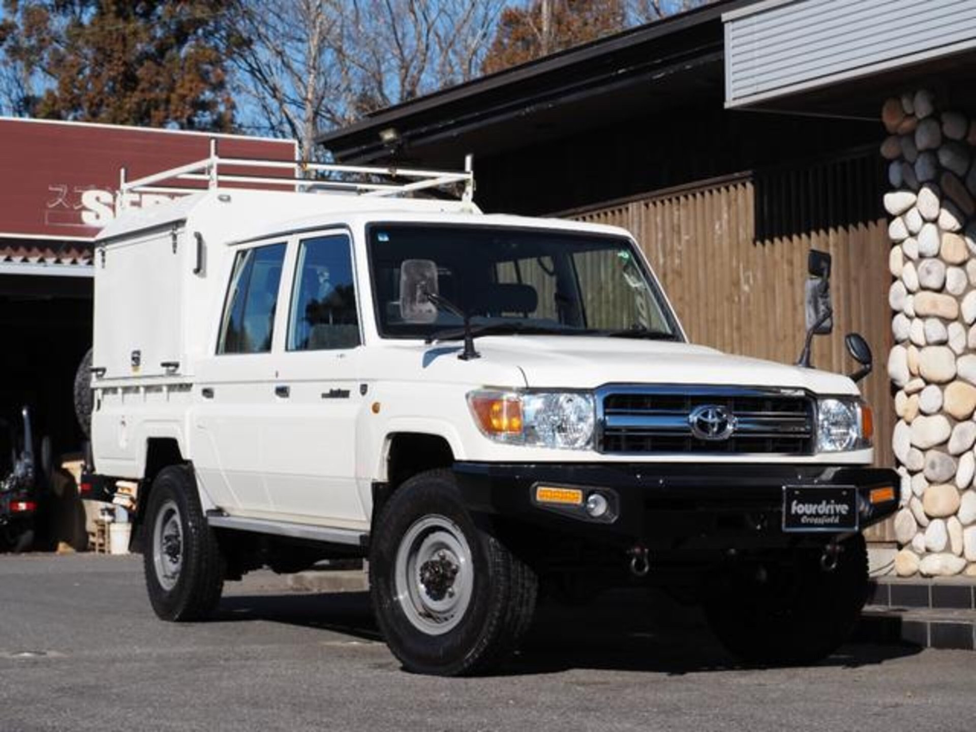 TOYOTA LAND CRUISER 70 PICKUP - View 1