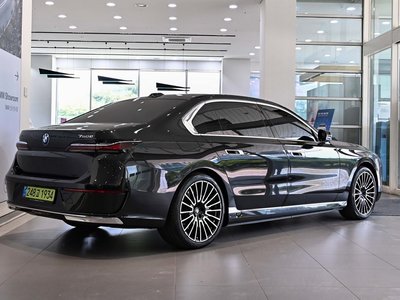 BMW 7 SERIES - 3