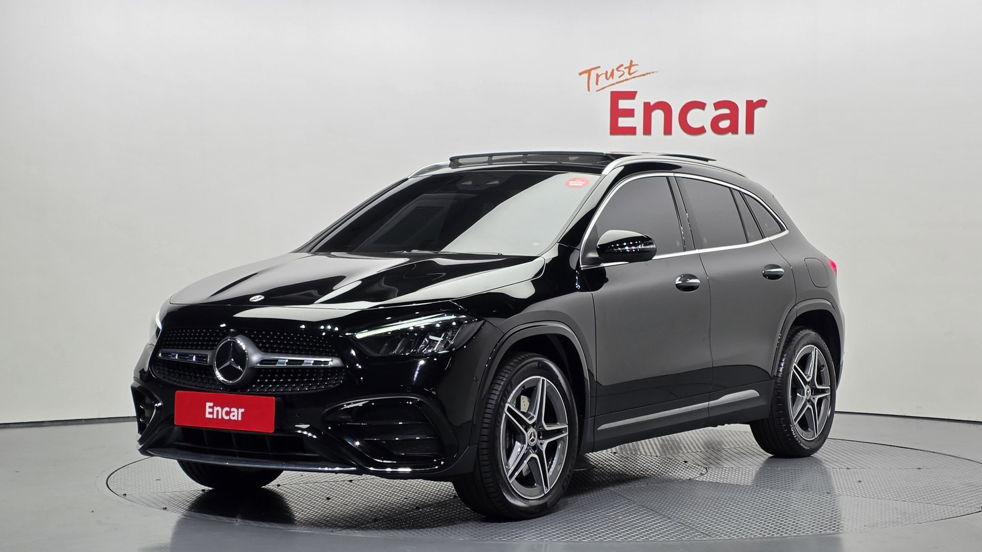 MERCEDES-BENZ GLA - View 1