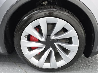 TESLA MODEL Y - 8