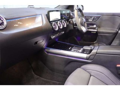 MERCEDES-BENZ GLA - 8