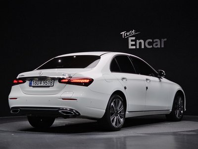 MERCEDES-BENZ E-CLASS - 5