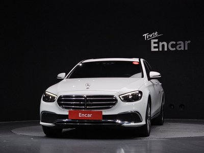 MERCEDES-BENZ E-CLASS - 2