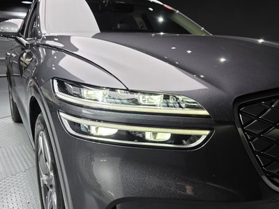 2022 Genesis ELECTRIFIED GV70 photo 9
