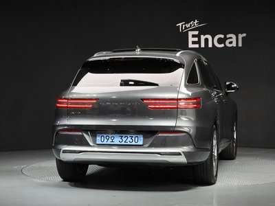 2022 Genesis ELECTRIFIED GV70 photo 4