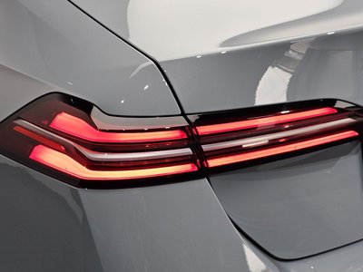 BMW 5 SERIES - 10