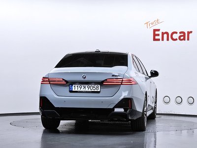 BMW 5 SERIES - 4