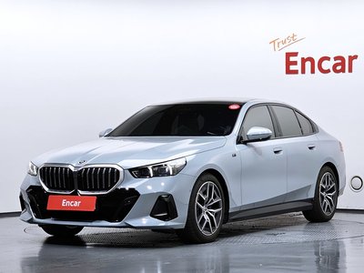 BMW 5 SERIES - 1