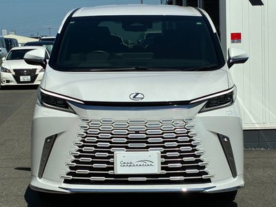صورة 9 لـ 2024 Lexus LM