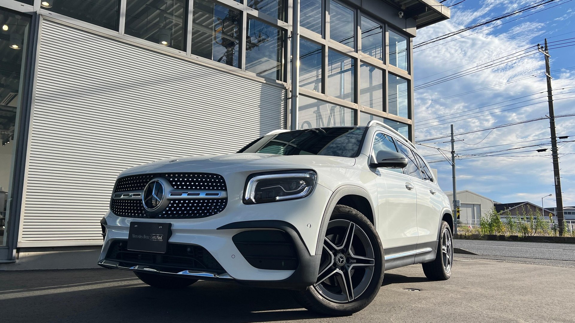 MERCEDES-BENZ GLB - View 1