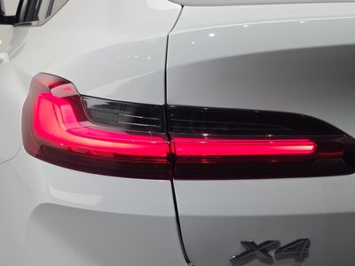 2023 BMW X4 photo 10