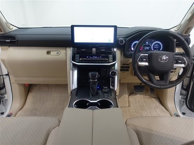 TOYOTA LAND CRUISER 300 - 9