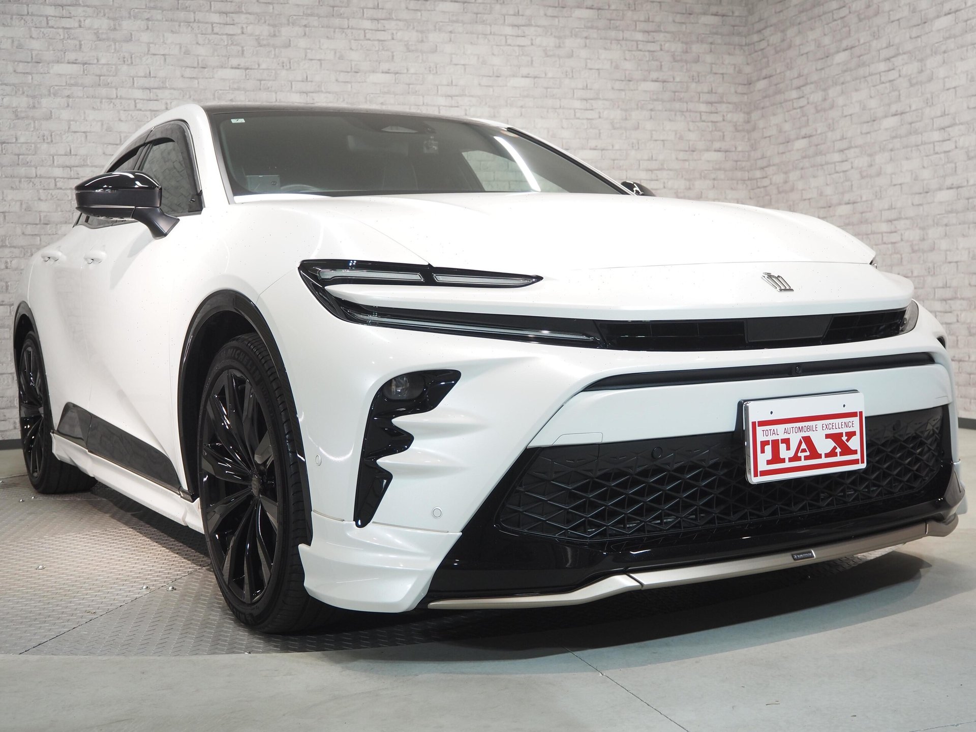 TOYOTA CROWN SPORT - View 1