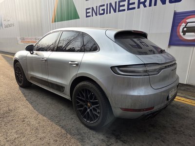 PORSCHE MACAN - 2