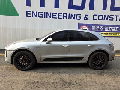 PORSCHE MACAN - 7