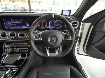 صورة 4 لـ 2017 Mercedes-BENZ E-CLASS